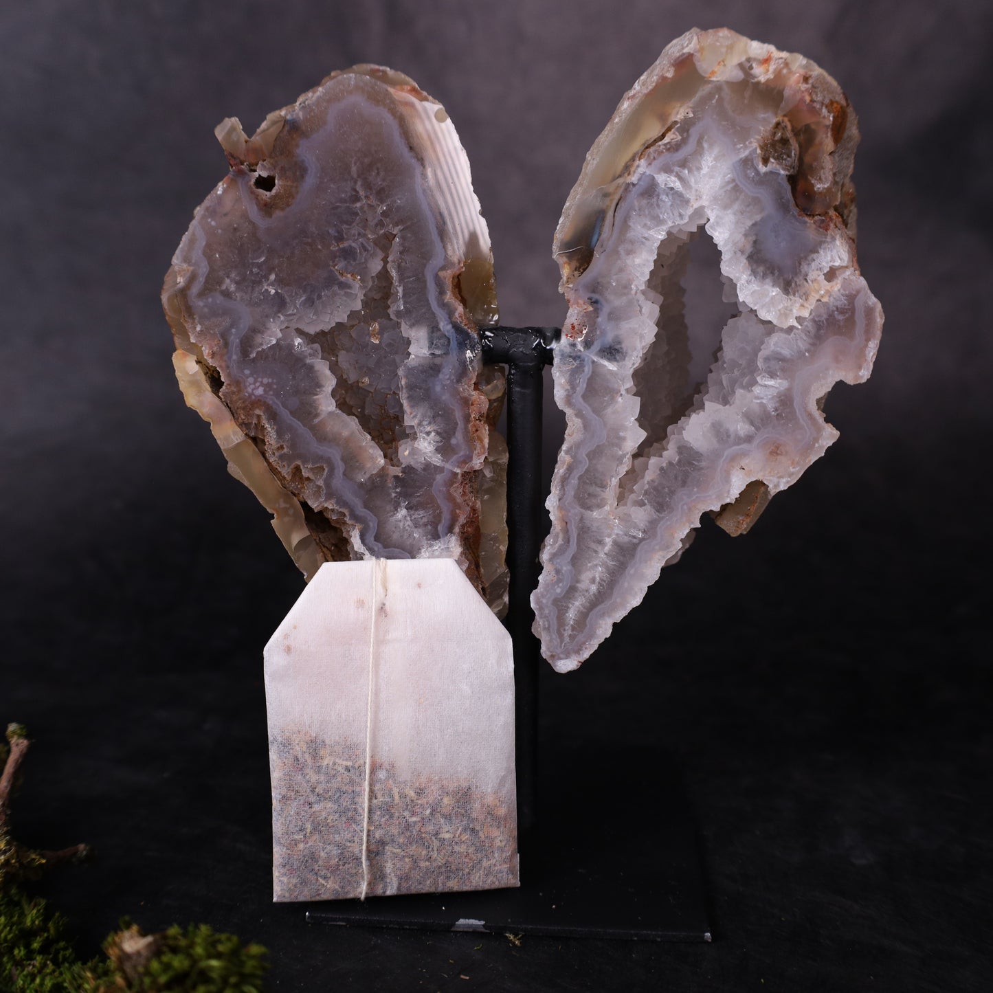 Achatgeode aus Brasilien auf Metallständer