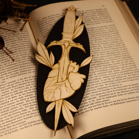 Dagger wall decoration - Christmas gift, frog skeleton, witchcraft, medieval, vegan taxidermy, vegan skull