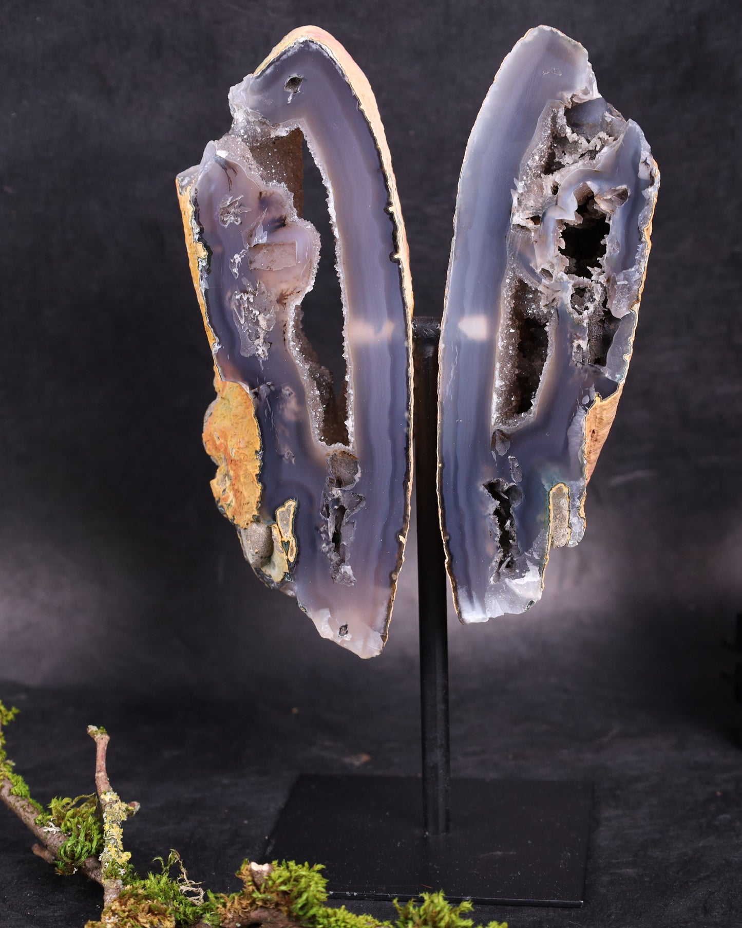 Achatgeode aus Brasilien auf Metallständer