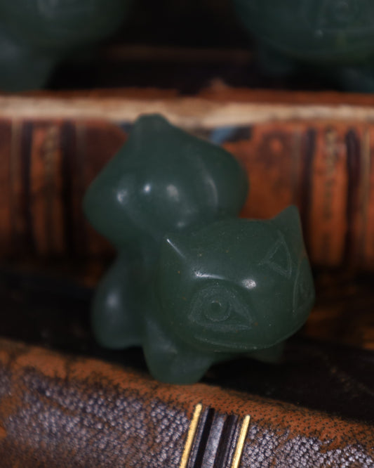 Bisasam Figur aus Aventurin | ca. 3 cm