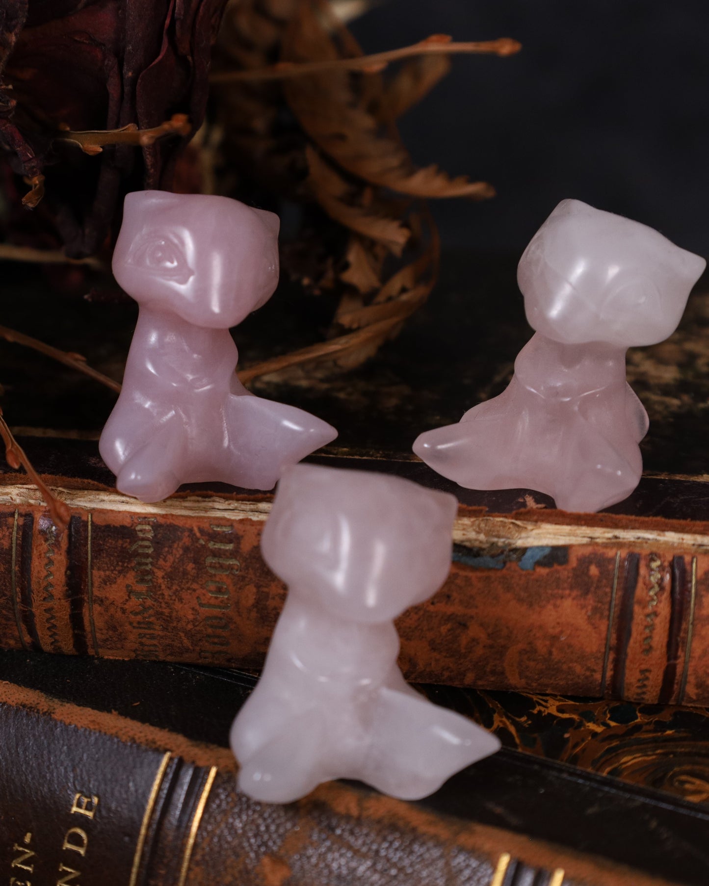 Mew Figur aus Rosenquartz | ca. 3,5 cm