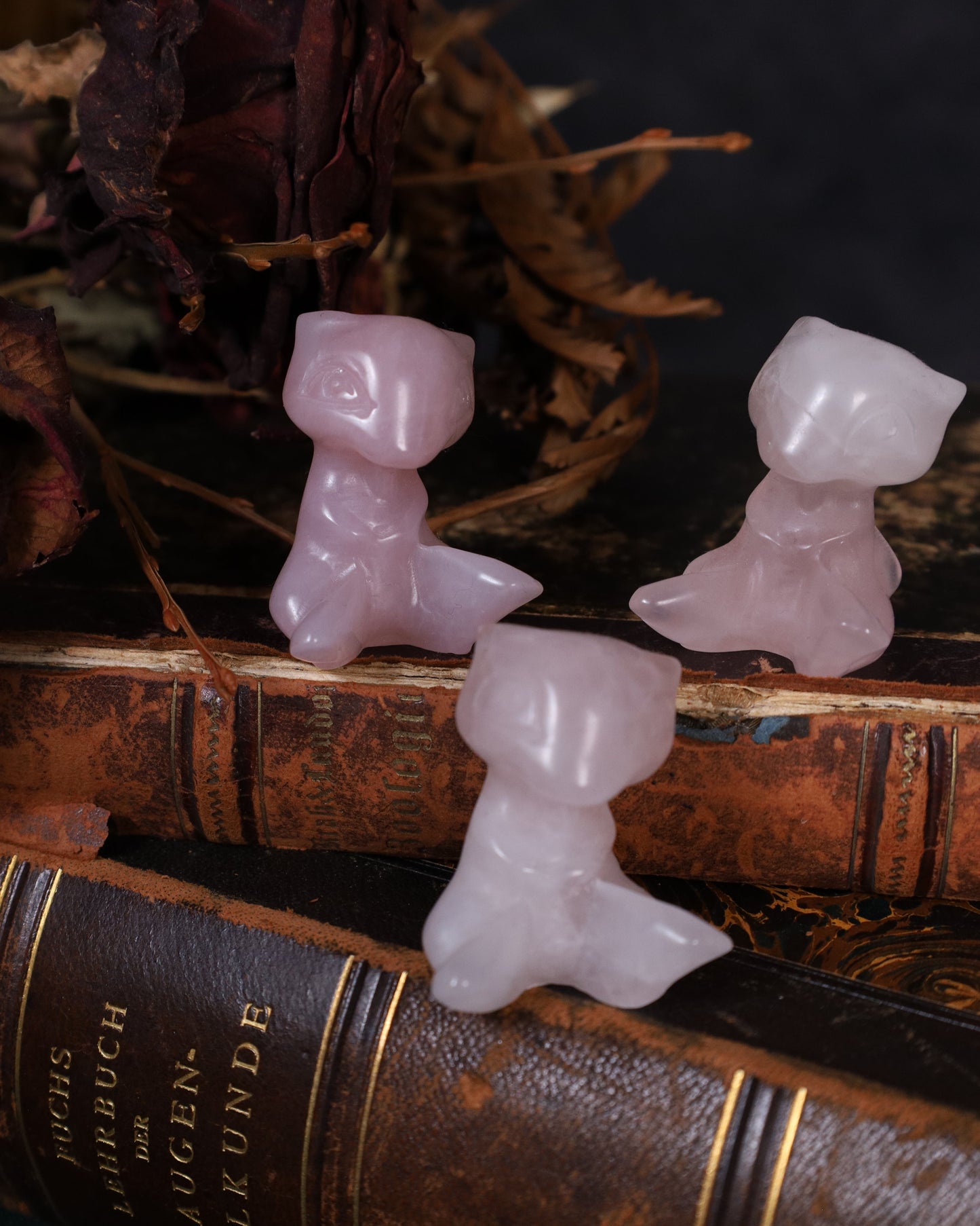 Mew Figur aus Rosenquartz | ca. 3,5 cm