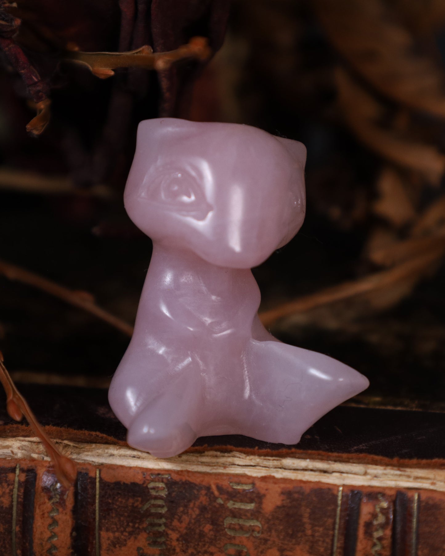 Mew Figur aus Rosenquartz | ca. 3,5 cm