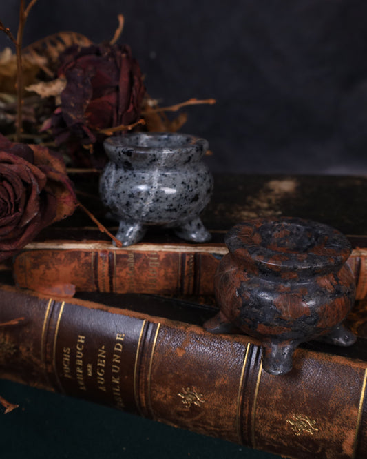 Stein-Kessel | Handgearbeitet & poliert – ca. 6 cm Durchmesser