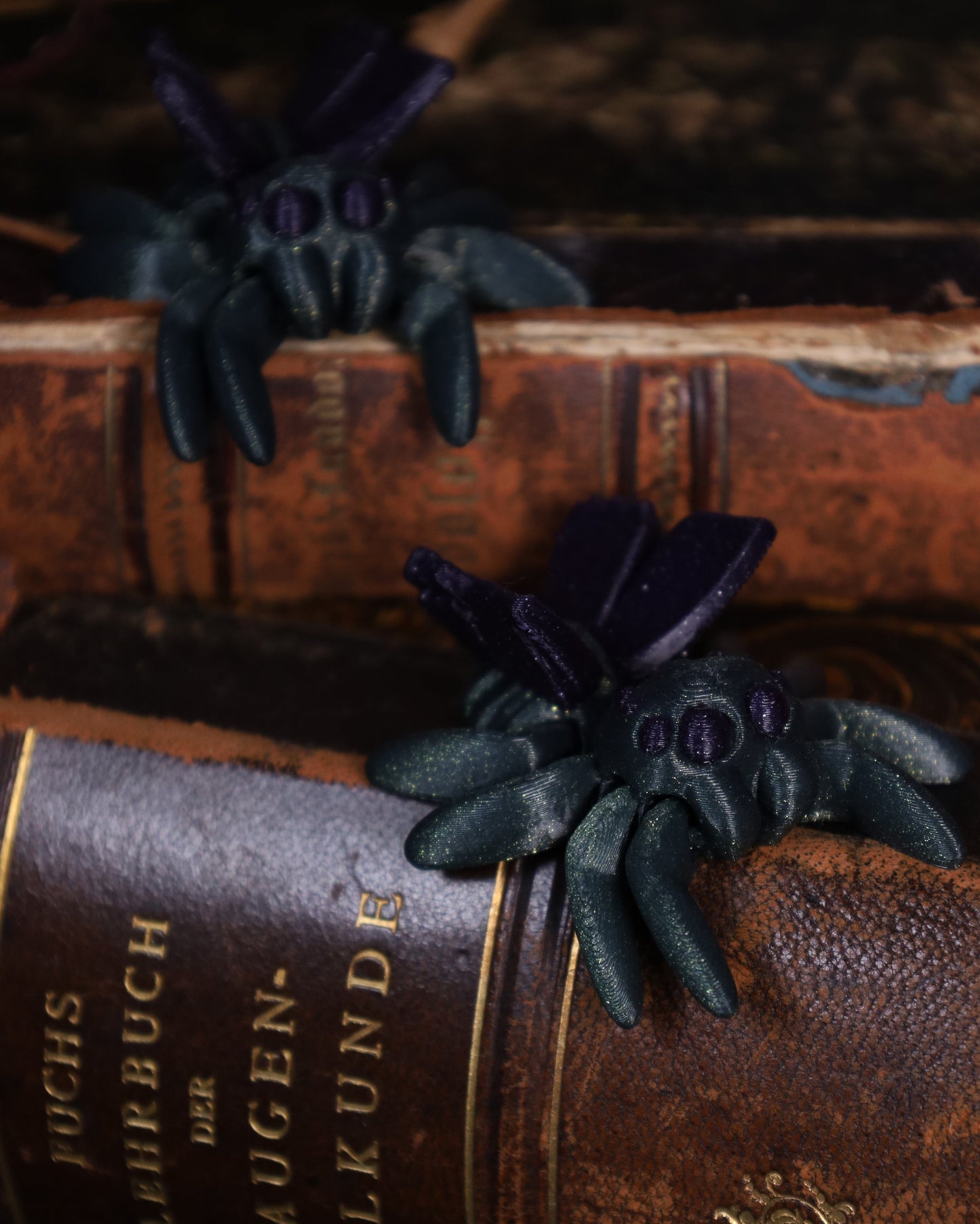 3D-gedruckte Spinnen mit Flügeln | Rot oder Grün | ca. 4 cm