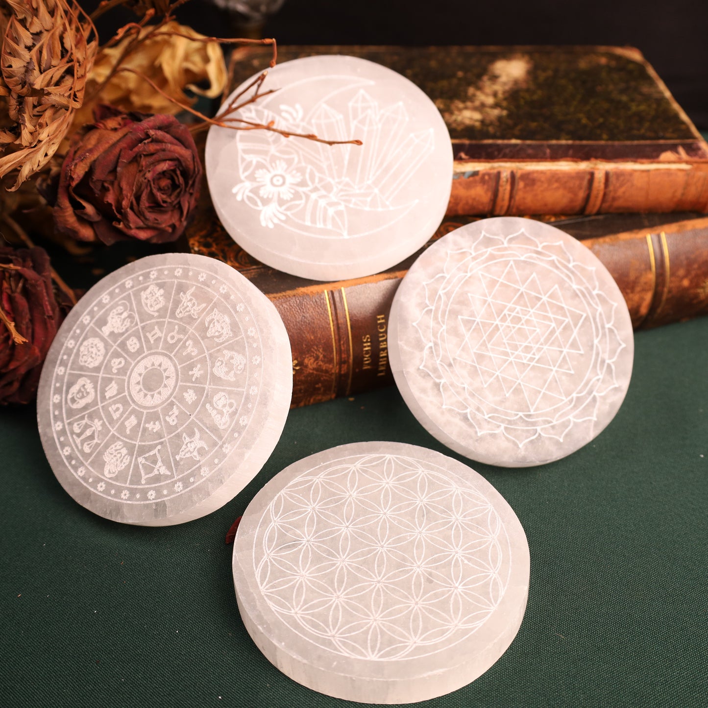 Selenit-Scheiben / Ladeplatten – gravierte Untersetzer ca. 10 cm