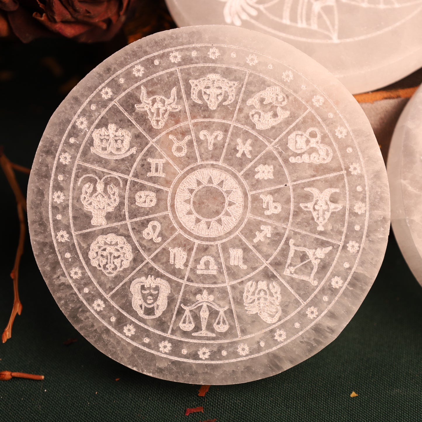 Selenit-Scheiben / Ladeplatten – gravierte Untersetzer ca. 10 cm