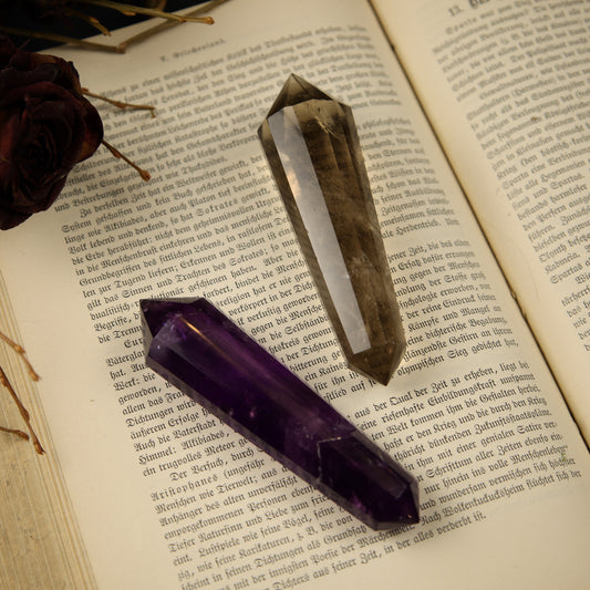 Amethyst oder Rauchquartz Vogelkristall Schliff