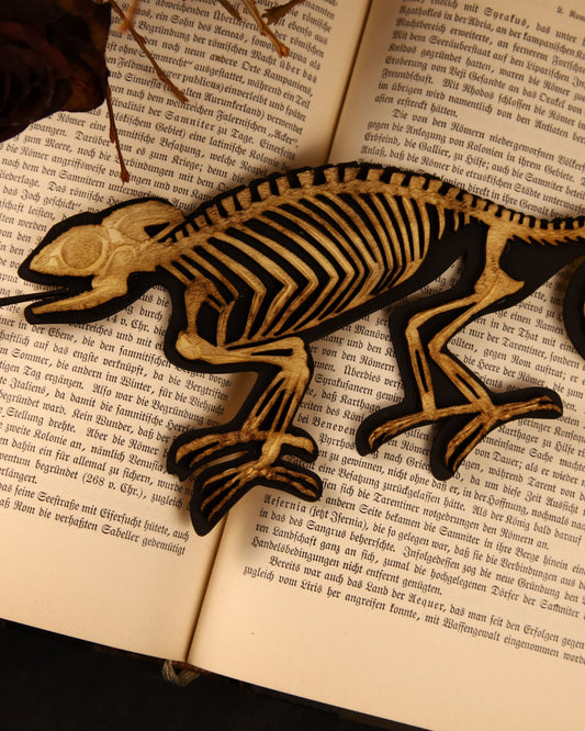 Chamäleon-Skelett aus Holz | Vegan Taxidermie